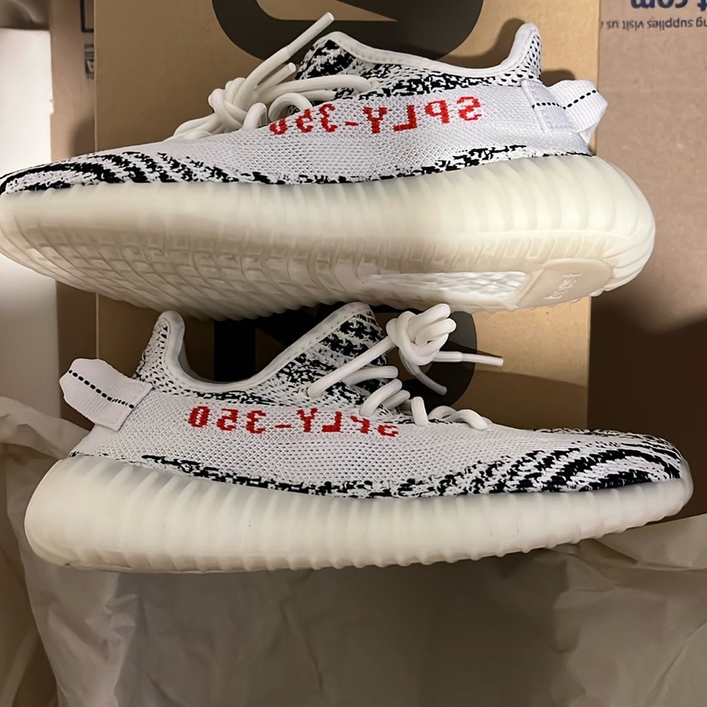 Yeezy 350 V2 Zebra
